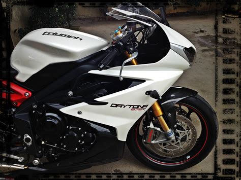 triumph daytona super bike